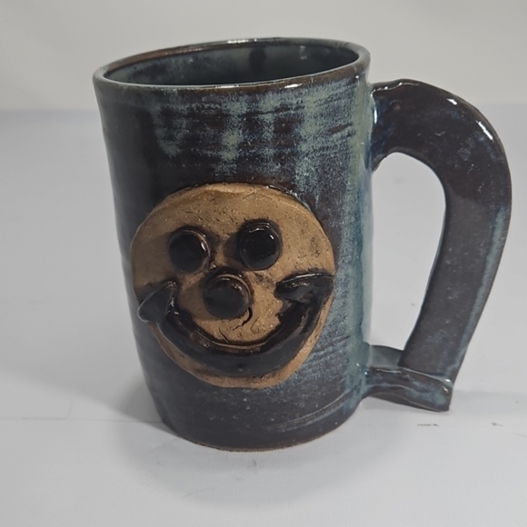 Signed Art Pottery Smiley Face Glazed Mug - Picture 1 of 8